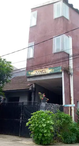 (JKT447), Dijual rumah hook 3 lantai siap huni di Medang daerah Gading