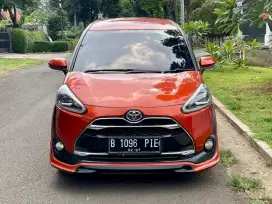 Toyota Sienta Q AT 2016