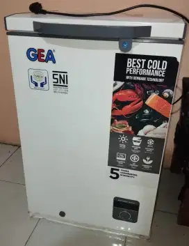 DI JUAL FREEZER BOX MERK GEA