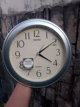 Antik vintage jam dinding seiko minimalis mesin SKP akurat