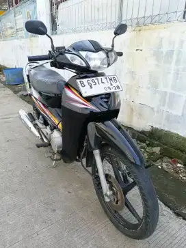 Honda kharisma tahun 2003 orisnil mulus