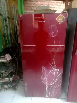 Dijual kulkas 1 pintu  polytron