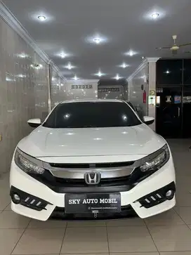 Honda Civic Turbo Sedan A/T Putih 2017