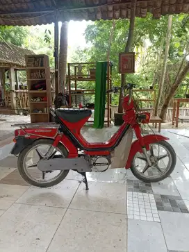 Peugeot bhama moped