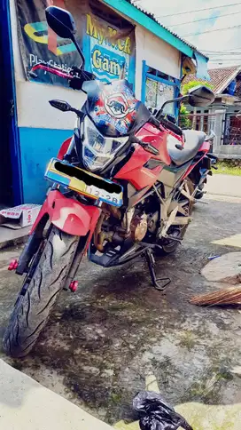 Cb150R streetfire Merah Doff