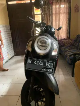 Motor scoopy 2021 black