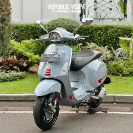 Vespa SPRINT 150 IGET ABS LED FACELIFT Tahun 2019 WARNA ABU GLOSSY