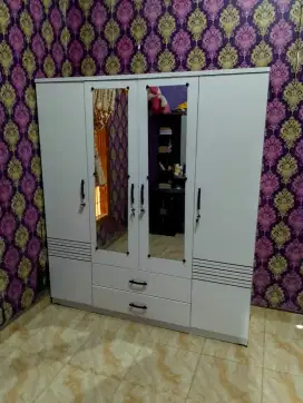 Lemari 4 pintu minimalis