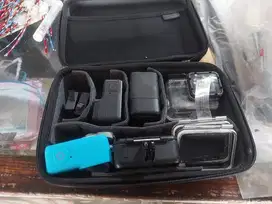 GO PRO HERO 7 .BATRE ORI 2 CHARGER ORI GO PRO CASING DLL FOTO