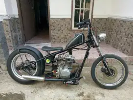 Motor Honda GL100 Custom Chopper Bobber