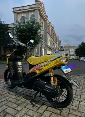 MIO 2004 WARNA KUNING