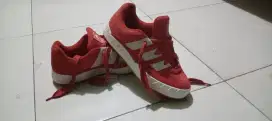 Sepatu adidas adimatic