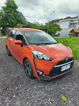 Toyota Sienta V 2017 MT