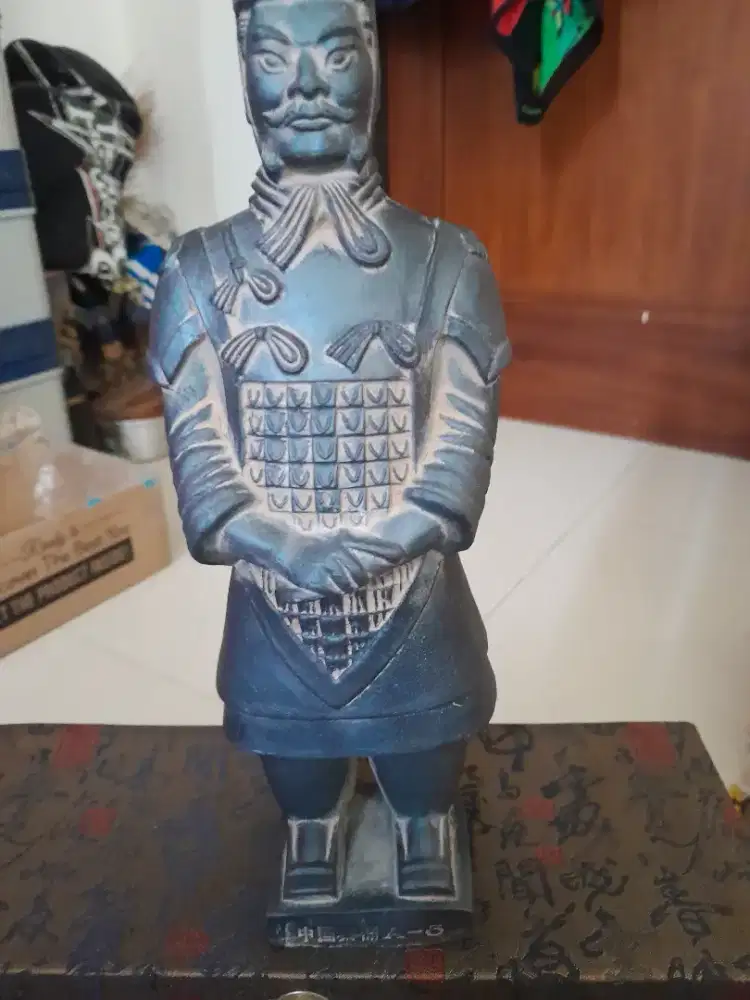 Patung cina klasik dari batu