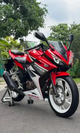 Honda CBR 150R KM Rendah AD Karanganyar