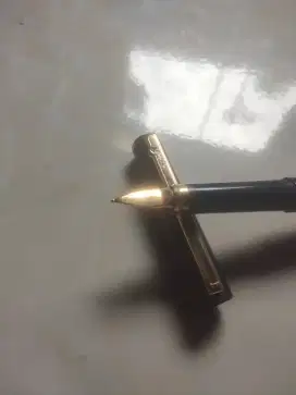 Pulpen elysee no70 gold trim.