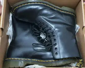 DOCTOR MARTENS 1490