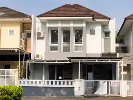 Rumah Kota wisata Bolevard Utama Cibubur