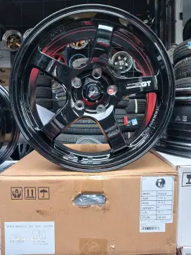 Advan gt ring 17x7,5 pcd 5x114,3 ET 40 innova camry