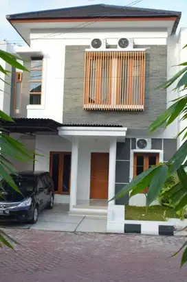 Di Sewakan Rumah Fullfuniture komplek perumahan Djt Hyatt palagan