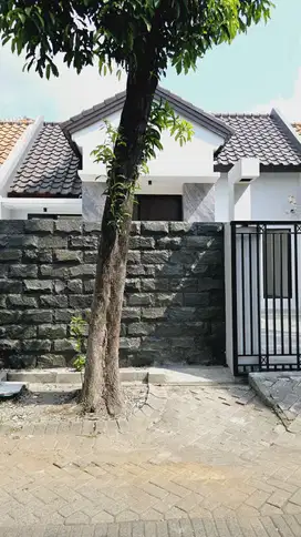 rumah citraland dekat graha family pakuwon indah wiyung