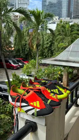 DIJUAL dua sepatu 2nd ADIDAS PREDATOR 2024