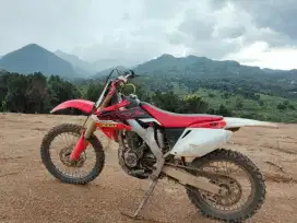 CRF 250 R Mesin Megapro Primus