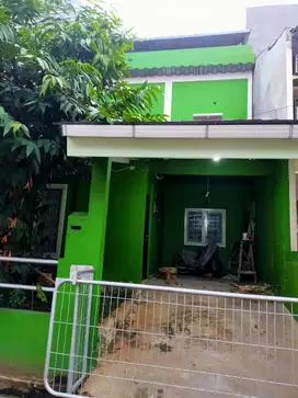 Disewakan Rumah 3 lt  Dkt stasiun  Sudimara