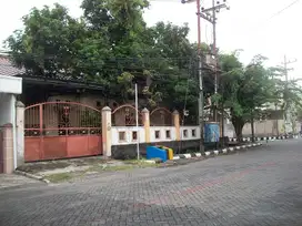 Rumah di Kutisari Indah Utara