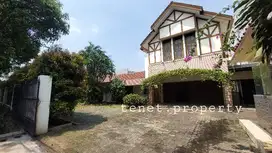 Rumah Klasik Siap Huni di daerah Patra Kuningan Jakarta Selatan