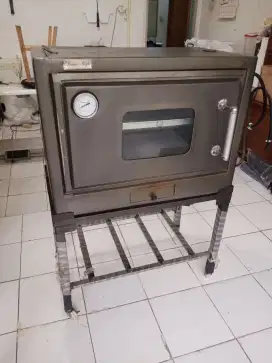 Oven pemanggang kue dan roti