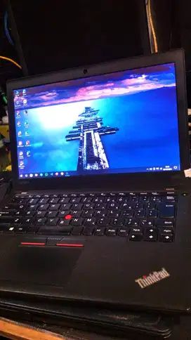 Laptop Lenovo Core i5 DDR4 8GB SSD 256GB Batre Aman