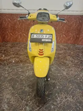 DP 3 JT VESPA SPRINT 150 ABS 2022 KM RENDAH PAJAK HIDUP