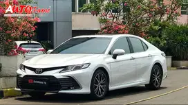 Toyota All New Camry 2.5 V Facelift Sunroof NIK 2022 Akhir White On Bl