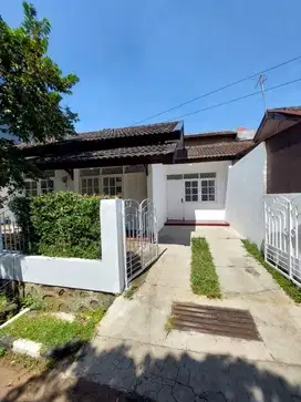 Rumah Cantik Siap Huni di Arcamanik Bandung