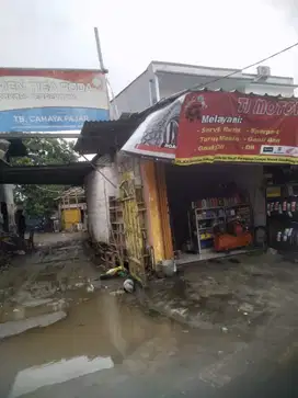 DI SEWAKAN 1 KIOS/RUKO BERIKUT TANAH KOSONG