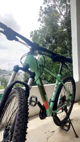 Sepeda MTB Polygon Cascade 4