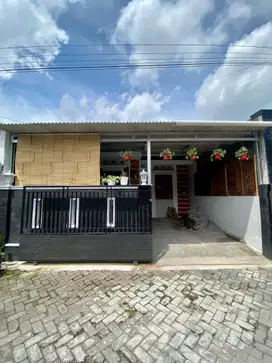 Rumah Cantik Full Firnished Dalam perumahan Banguntapan