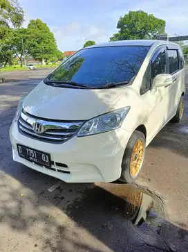 Honda Freed 2012 Bensin