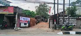 Dijual murah di pinggir Jl Raya Bogor dan Jl Tipar