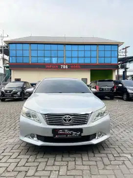 Toyota Camry 2.5 V A/T Silver 2013  yaris innova krista avanza prado