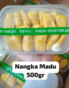 Anggur segar dan nangka manis