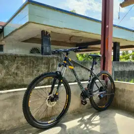 Dijual Sepeda MTB Polygon Premier 5 Kondisi Super