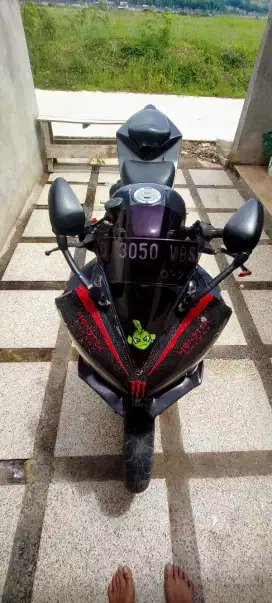 Yamaha R15 V2 tahun 2014