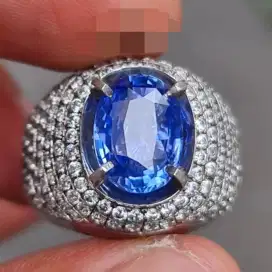 Blue Sapphire 6.08 ct Ring Perak Microsetting