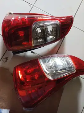 Lampu belakang avanza xenia 2015