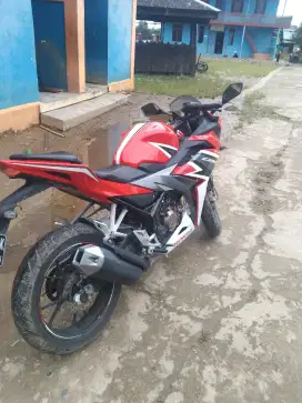 Honda CBR 150R ABS