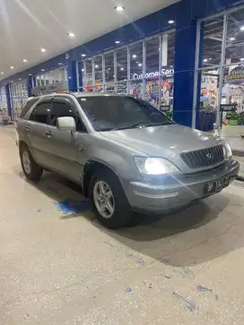 Toyota Harrier - 4X2 AT