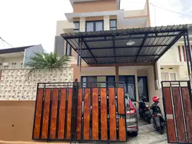 Rumah vila dijual di Batu 3KT Furnished Kolam renang JP1 Musium Angkut