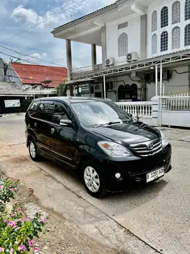 Toyota avanza 1.5S matic 2011